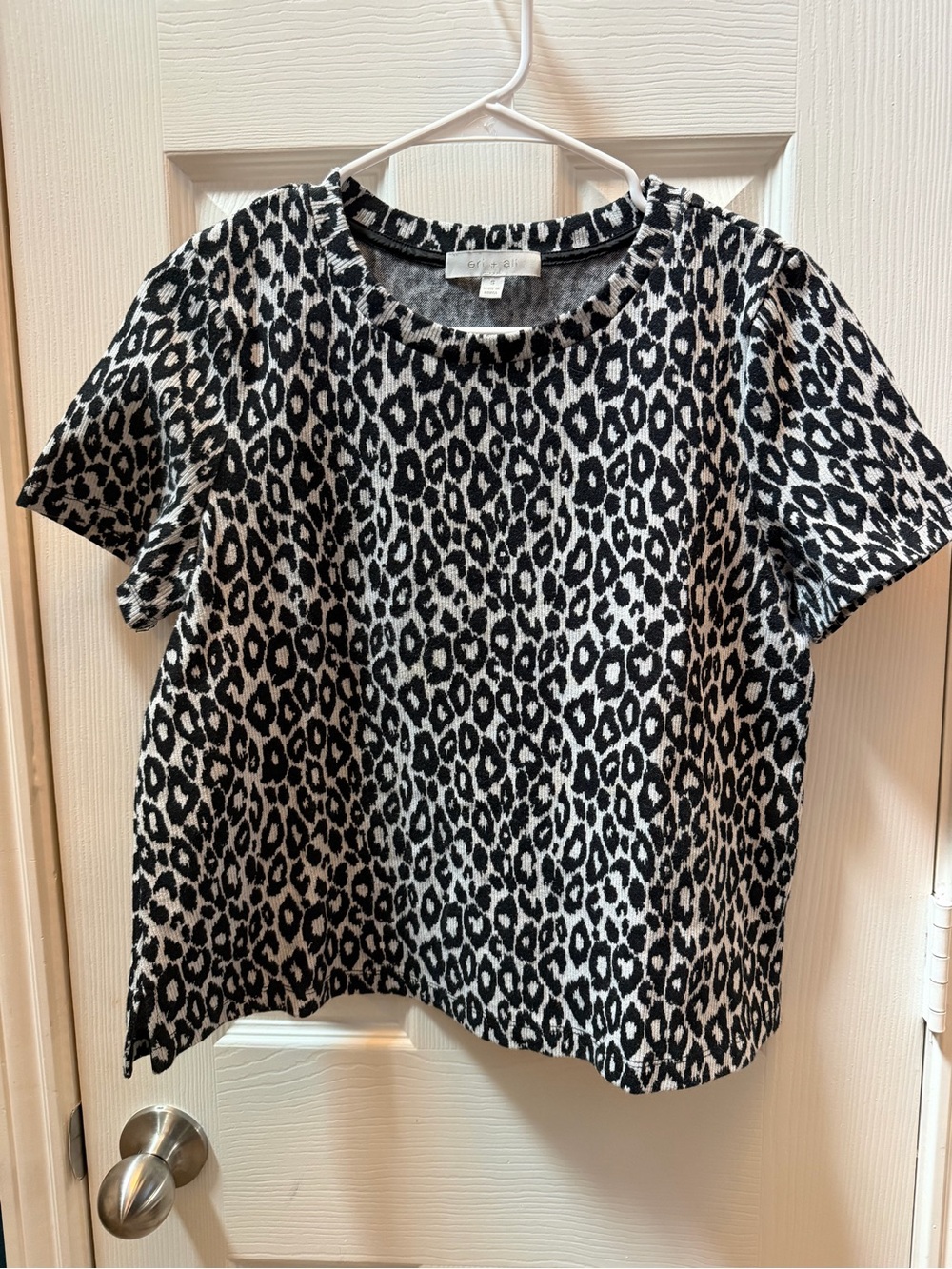 Eri + Ali for Anthropologie Black & White Leopard Print Short Sleeve Tee
